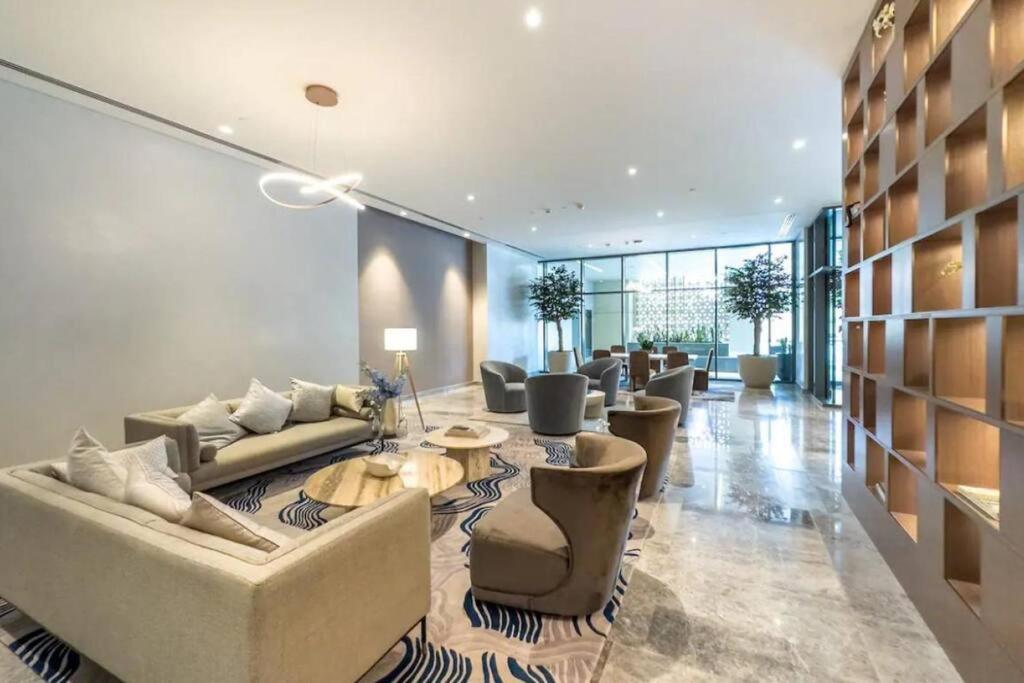 Mesmerizing View Of Burj Khalifa Apartment Dubai